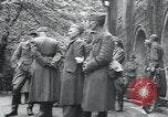 Standbild Oberst Frank Dunkerly Regensburg Deutschland, 1945, aus Sekunde 28 historischem Filmmaterial Videoclip 65675073953