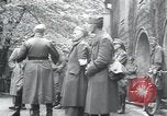Standbild Oberst Frank Dunkerly Regensburg Deutschland, 1945, aus Sekunde 32 historischem Filmmaterial Videoclip 65675073953