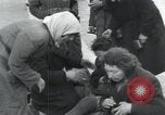 Standbild ungarisch-jüdischen Arbeiter Wurzen Deutschland, 1945, aus Sekunde 24 historischem Filmmaterial Videoclip 65675073956