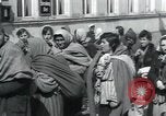 Immagine di Hungarian-Jewish donne Wurzen Germania, 1945, secondo 53 filmato di repertorio 65675073957
