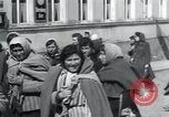 Immagine di Hungarian-Jewish donne Wurzen Germania, 1945, secondo 55 filmato di repertorio 65675073957