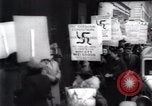 Standbild anti-Nazi Demonstranten New York City USA, 1938, aus Sekunde 33 historischem Filmmaterial Videoclip 65675073983