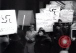 Standbild anti-Nazi Demonstranten New York City USA, 1938, aus Sekunde 36 historischem Filmmaterial Videoclip 65675073983