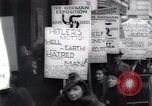 Standbild anti-Nazi Demonstranten New York City USA, 1938, aus Sekunde 48 historischem Filmmaterial Videoclip 65675073983