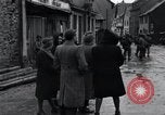 Image US Army round-up des prisonniers allemands Mechernich  Allemagne, 1945, de la seconde 15 séquences d'archives historiques vidéo 65675073998