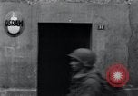 Image US Army round-up des prisonniers allemands Mechernich  Allemagne, 1945, de la seconde 31 séquences d'archives historiques vidéo 65675073998
