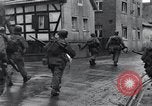 Image US Army round-up des prisonniers allemands Mechernich  Allemagne, 1945, de la seconde 38 séquences d'archives historiques vidéo 65675073998