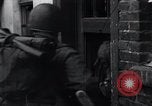 Image US Army round-up des prisonniers allemands Mechernich  Allemagne, 1945, de la seconde 55 séquences d'archives historiques vidéo 65675073998