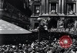 Immagine di La folla francese Parigi Francia, 1945, secondo 18 filmato di repertorio 65675074010