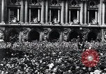 Immagine di La folla francese Parigi Francia, 1945, secondo 50 filmato di repertorio 65675074010