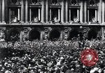 Immagine di La folla francese Parigi Francia, 1945, secondo 52 filmato di repertorio 65675074010