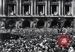 Immagine di La folla francese Parigi Francia, 1945, secondo 54 filmato di repertorio 65675074010