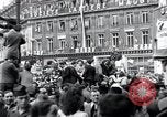 Standbild französischen Publikum Paris Frankreich, 1945, aus Sekunde 5 historischem Filmmaterial Videoclip 65675074012