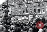 Standbild französischen Publikum Paris Frankreich, 1945, aus Sekunde 8 historischem Filmmaterial Videoclip 65675074012