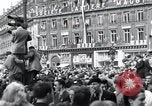 Standbild französischen Publikum Paris Frankreich, 1945, aus Sekunde 9 historischem Filmmaterial Videoclip 65675074012