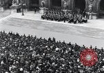 Standbild französischen Publikum Paris Frankreich, 1945, aus Sekunde 10 historischem Filmmaterial Videoclip 65675074012