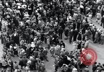 Standbild französischen Publikum Paris Frankreich, 1945, aus Sekunde 18 historischem Filmmaterial Videoclip 65675074012