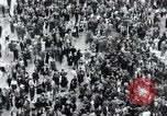 Standbild französischen Publikum Paris Frankreich, 1945, aus Sekunde 24 historischem Filmmaterial Videoclip 65675074012