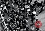 Standbild französischen Publikum Paris Frankreich, 1945, aus Sekunde 46 historischem Filmmaterial Videoclip 65675074012