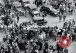 Standbild französischen Publikum Paris Frankreich, 1945, aus Sekunde 54 historischem Filmmaterial Videoclip 65675074012