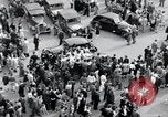 Standbild französischen Publikum Paris Frankreich, 1945, aus Sekunde 55 historischem Filmmaterial Videoclip 65675074012