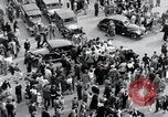 Standbild französischen Publikum Paris Frankreich, 1945, aus Sekunde 57 historischem Filmmaterial Videoclip 65675074012