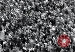 Standbild französischen Publikum Paris Frankreich, 1945, aus Sekunde 62 historischem Filmmaterial Videoclip 65675074012