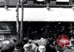 Standbild Victory Day Parade Paris Frankreich, 1945, aus Sekunde 9 historischem Filmmaterial Videoclip 65675074013