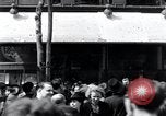 Standbild Victory Day Parade Paris Frankreich, 1945, aus Sekunde 11 historischem Filmmaterial Videoclip 65675074013