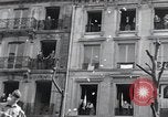Standbild Victory Day Parade Paris Frankreich, 1945, aus Sekunde 32 historischem Filmmaterial Videoclip 65675074013