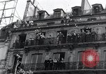 Standbild Victory Day Parade Paris Frankreich, 1945, aus Sekunde 39 historischem Filmmaterial Videoclip 65675074013
