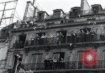 Standbild Victory Day Parade Paris Frankreich, 1945, aus Sekunde 40 historischem Filmmaterial Videoclip 65675074013