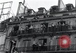 Standbild Victory Day Parade Paris Frankreich, 1945, aus Sekunde 41 historischem Filmmaterial Videoclip 65675074013