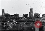 Standbild Victory Day Parade Paris Frankreich, 1945, aus Sekunde 42 historischem Filmmaterial Videoclip 65675074013
