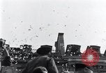 Standbild Victory Day Parade Paris Frankreich, 1945, aus Sekunde 46 historischem Filmmaterial Videoclip 65675074013