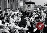 Standbild der Tag des Sieges feiern Paris Frankreich, 1945, aus Sekunde 15 historischem Filmmaterial Videoclip 65675074014