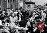 Standbild der Tag des Sieges feiern Paris Frankreich, 1945, aus Sekunde 19 historischem Filmmaterial Videoclip 65675074014