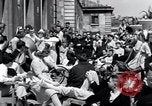 Standbild der Tag des Sieges feiern Paris Frankreich, 1945, aus Sekunde 33 historischem Filmmaterial Videoclip 65675074014
