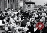 Standbild der Tag des Sieges feiern Paris Frankreich, 1945, aus Sekunde 35 historischem Filmmaterial Videoclip 65675074014