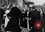 Standbild der Tag des Sieges feiern Paris Frankreich, 1945, aus Sekunde 59 historischem Filmmaterial Videoclip 65675074014
