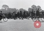 Immagine di La Giornata della vittoria festeggiamenti Parigi Francia, 1945, secondo 7 filmato di repertorio 65675074016
