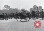 Immagine di La Giornata della vittoria festeggiamenti Parigi Francia, 1945, secondo 8 filmato di repertorio 65675074016