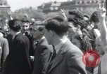 Immagine di La Giornata della vittoria festeggiamenti Parigi Francia, 1945, secondo 14 filmato di repertorio 65675074016