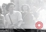 Immagine di La Giornata della vittoria festeggiamenti Parigi Francia, 1945, secondo 19 filmato di repertorio 65675074016
