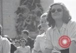 Immagine di La Giornata della vittoria festeggiamenti Parigi Francia, 1945, secondo 23 filmato di repertorio 65675074016