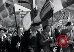 Immagine di La Giornata della vittoria festeggiamenti Parigi Francia, 1945, secondo 50 filmato di repertorio 65675074016