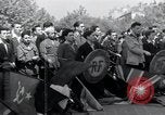 Immagine di La Giornata della vittoria festeggiamenti Parigi Francia, 1945, secondo 54 filmato di repertorio 65675074016