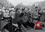 Immagine di La Giornata della vittoria festeggiamenti Parigi Francia, 1945, secondo 59 filmato di repertorio 65675074016