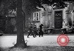 Standbild Runde der Verdächtigen von Bydgoszcz oder Bromberg Polen, 1939, aus Sekunde 20 historischem Filmmaterial Videoclip 65675074041