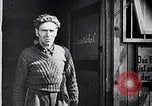 Standbild Runde der Verdächtigen von Bydgoszcz oder Bromberg Polen, 1939, aus Sekunde 33 historischem Filmmaterial Videoclip 65675074041